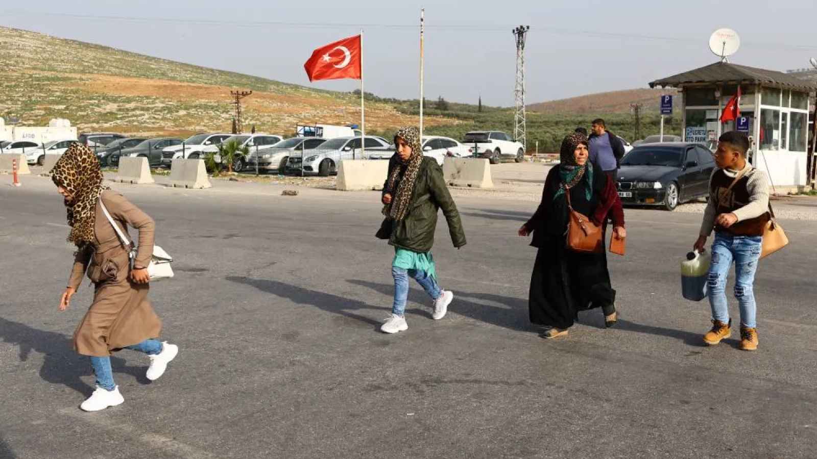 200 ألف لاجئ سوري عادوا إلى بلدهم منذ سقوط الأسد