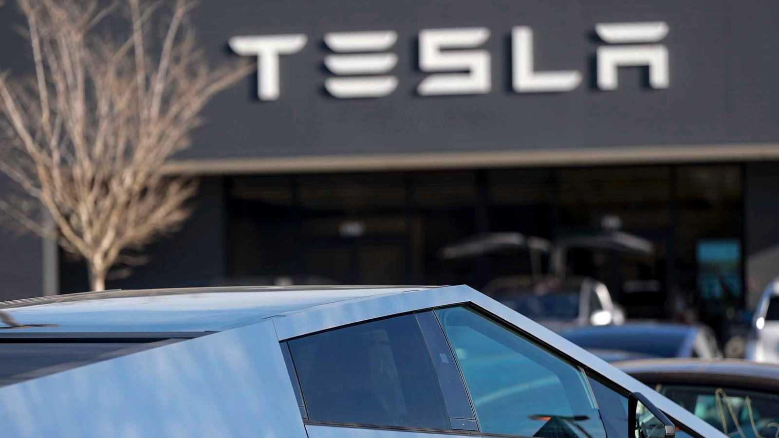 تيسلا تحت مجهر "السلامة الأمريكية" بسبب أبوابها 