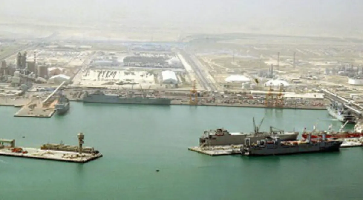 عاصفة تعطل الملاحة البحرية بميناء الشويخ الكويتي