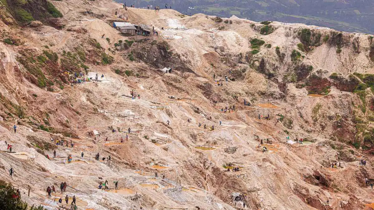 الكونغو تنشئ وحدة مسلحة لحماية مواقع التعدين الاستراتيجية