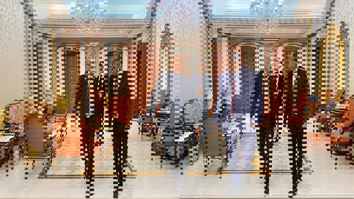 رئيس الانتقالي الجنوبي يؤكد أولوية تشكيل حكومة جديدة في اليمن