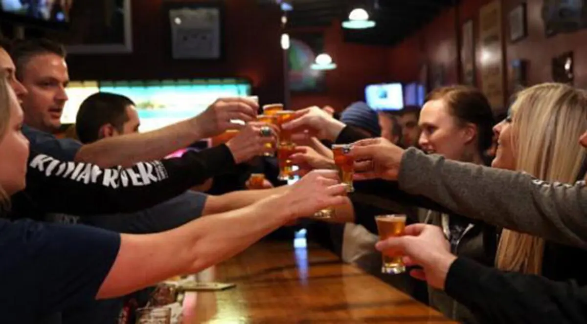 دراسة: التشيك يتصدرون شعوب الاتحاد الأوربي بتعاطي الكحول