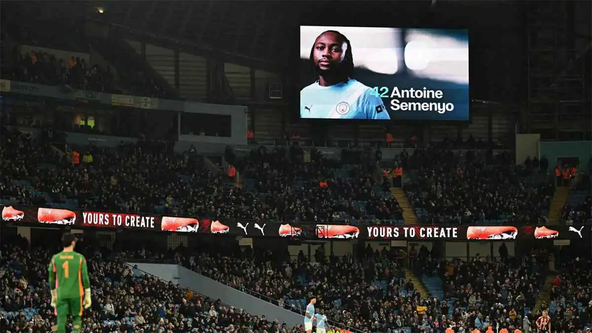 بعد سيمينو.. مانشستر سيتي يوجه ضربة جديدة إلى ليفربول