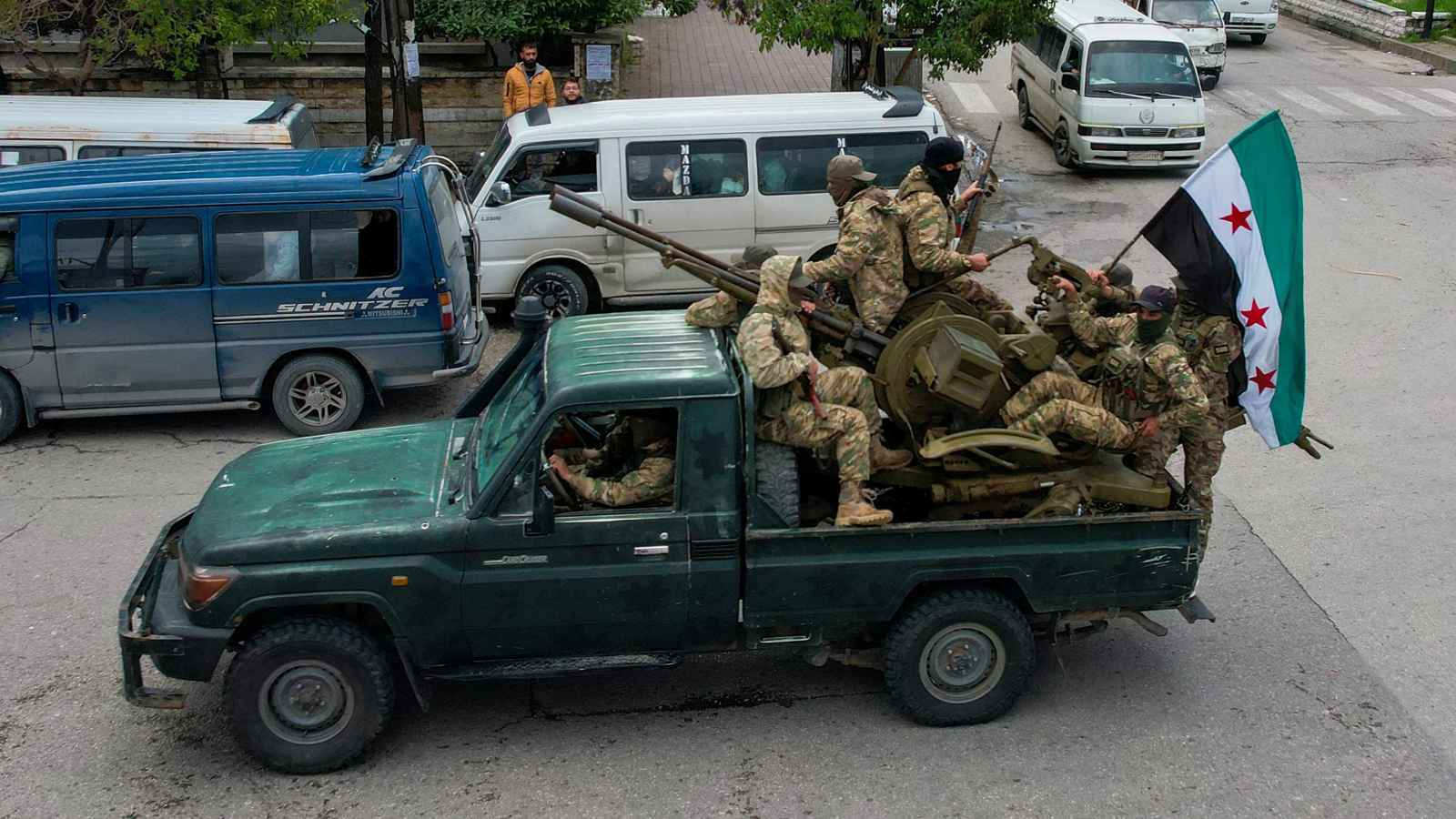 تصاعد العنف يعرقل جهود تشكيل حكومة جديدة في سوريا