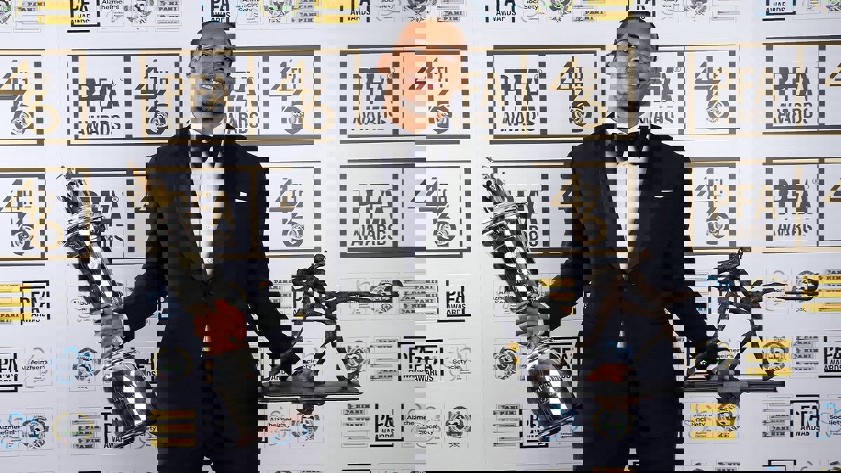 رسميًا.. فيرجيل فان دايك يفوز بجائزة أفضل لاعب في إنجلترا