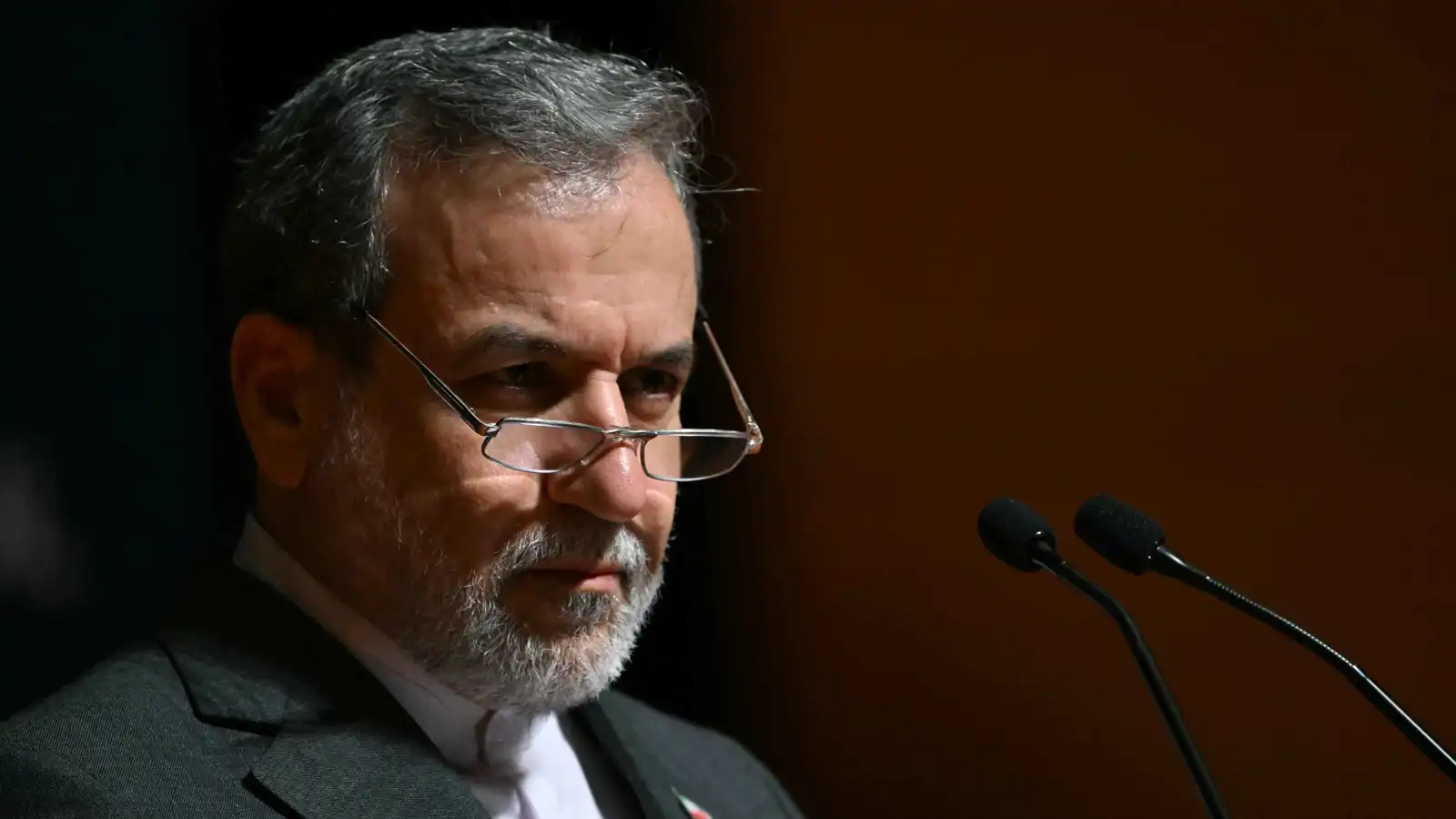 عراقجي يندد بـ"الضغط غير العادل" في اتصال مع مدير الوكالة الذرية