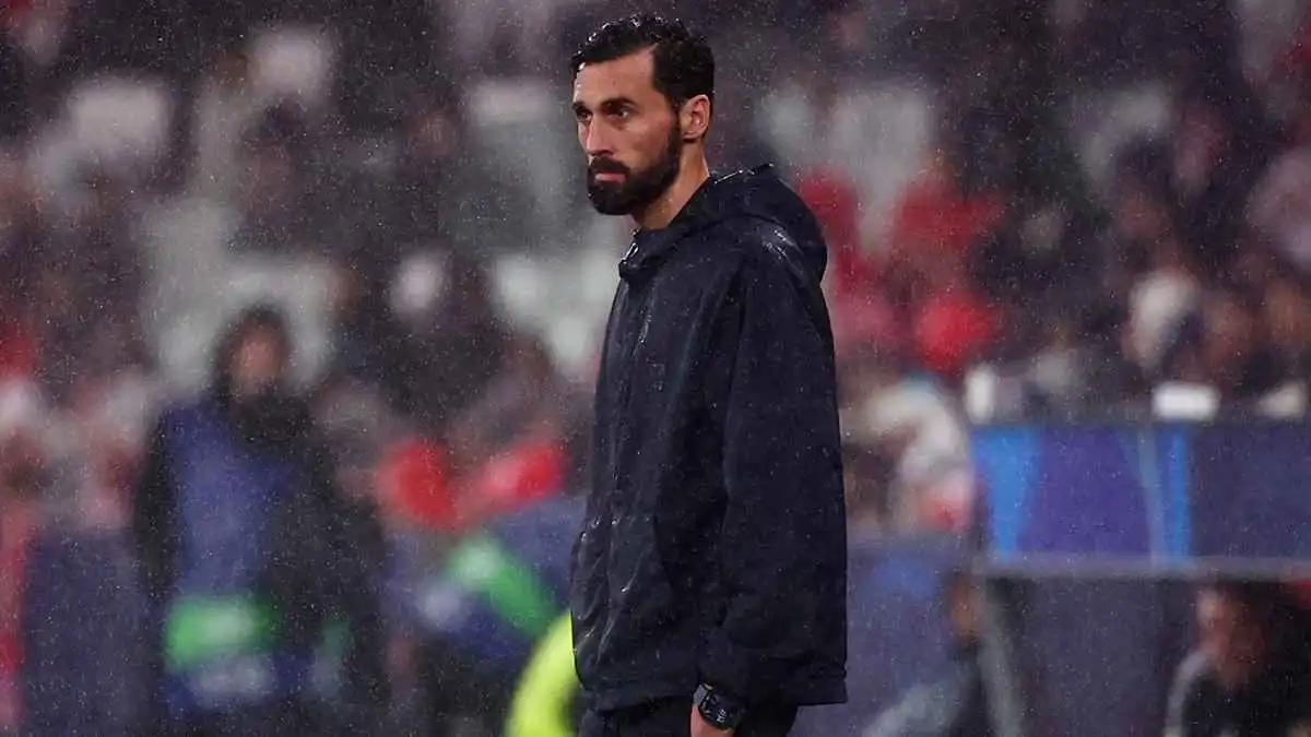 بعد هزيمة برشلونة الساحقة أمام أتلتيكو.. أربيلوا يرد على سخرية فليك (فيديو)