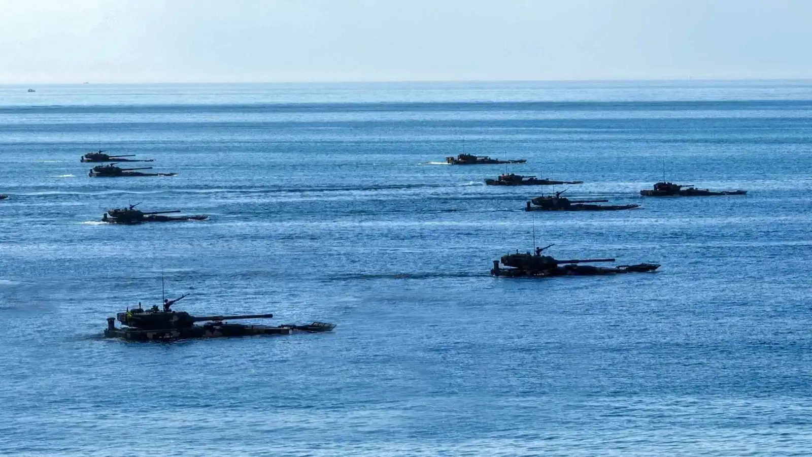 "استراتيجية التوازن".. اتفاق محتمل يُبعد شبح الحرب الصينية مع تايوان