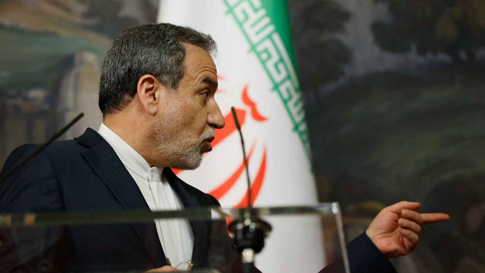 وزير خارجية إيران يزور السعودية وقطر السبت