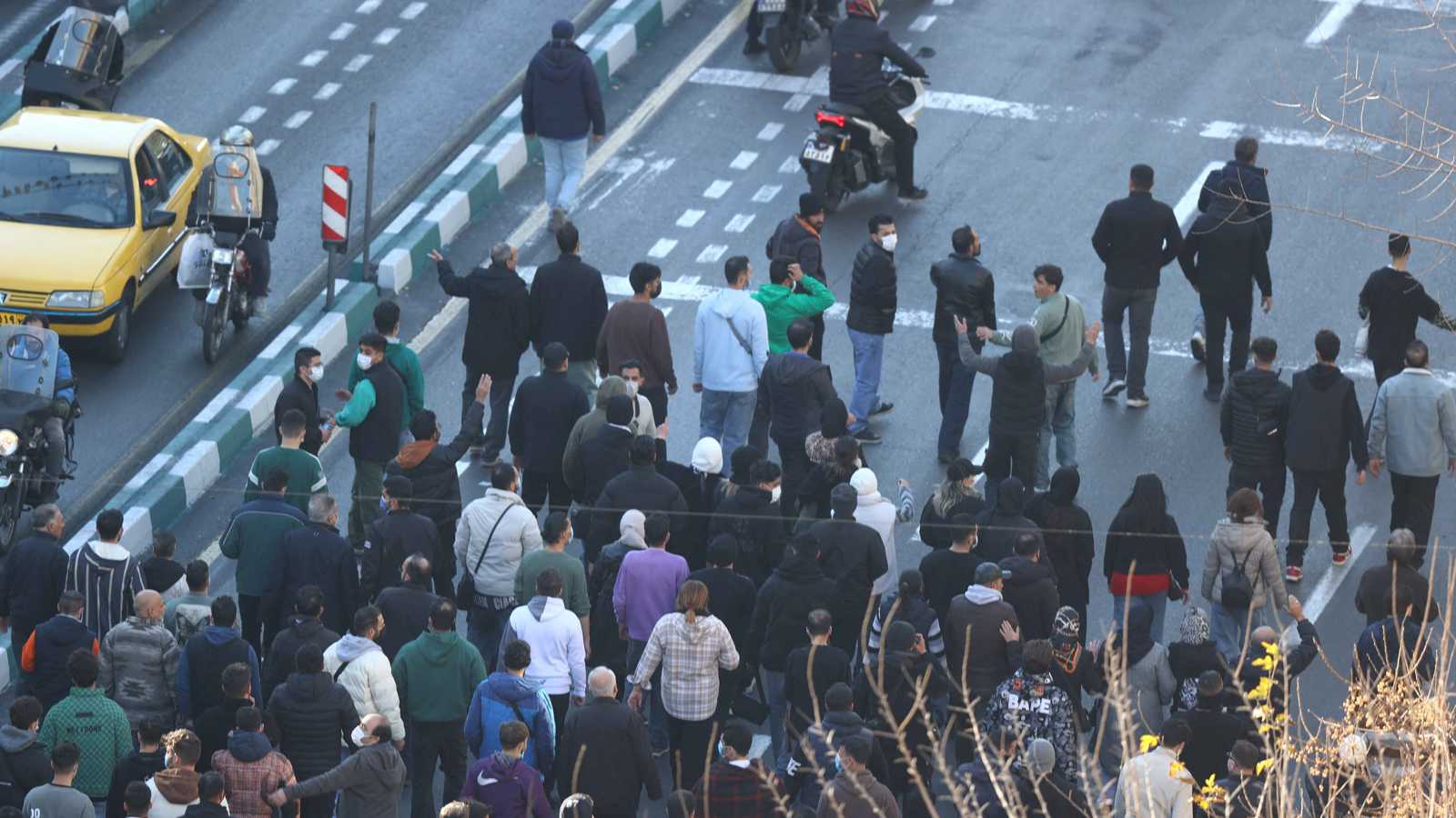 رئيس السلطة القضائية في إيران يؤكد "عدم التساهل" مع "مثيري الشغب"