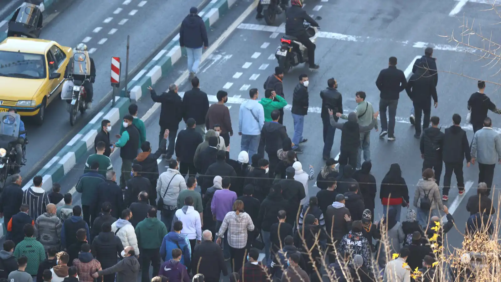 رئيس السلطة القضائية في إيران يؤكد "عدم التساهل" مع "مثيري الشغب"