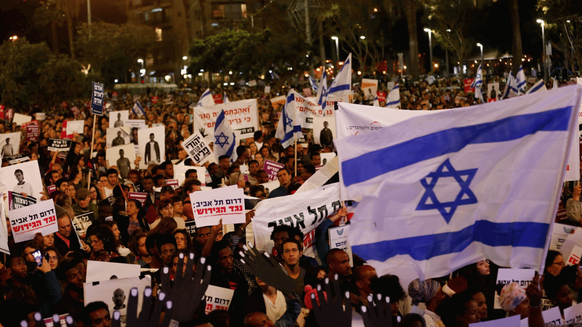 رئيس حزب إسرائيلي يصف معارضة الإصلاحات القضائية بـ "الحرب الدينية"