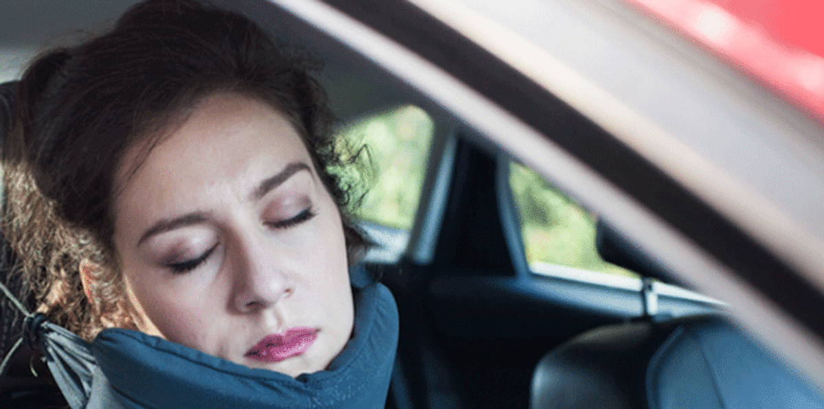 الوسادة الأرجوحة.. وسيلة جديدة لنوم مريح خلال السفر