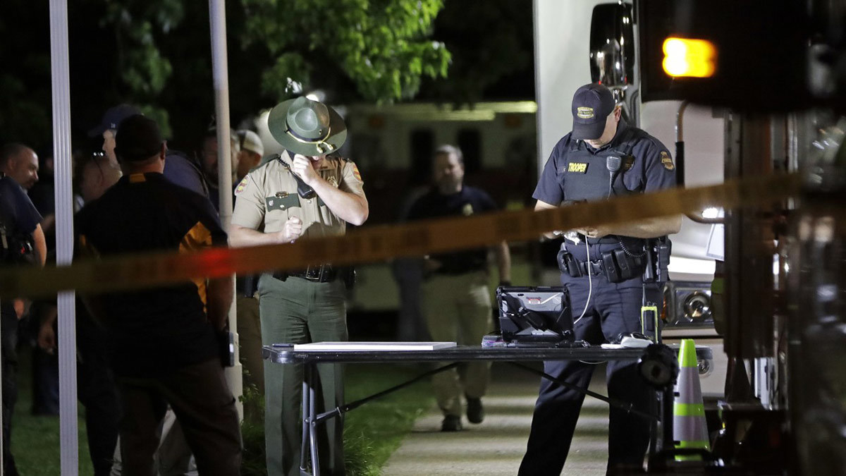 اعتقال مشتبه به بقتل 3 أشخاص في جامعة "فرجينيا" الأمريكية