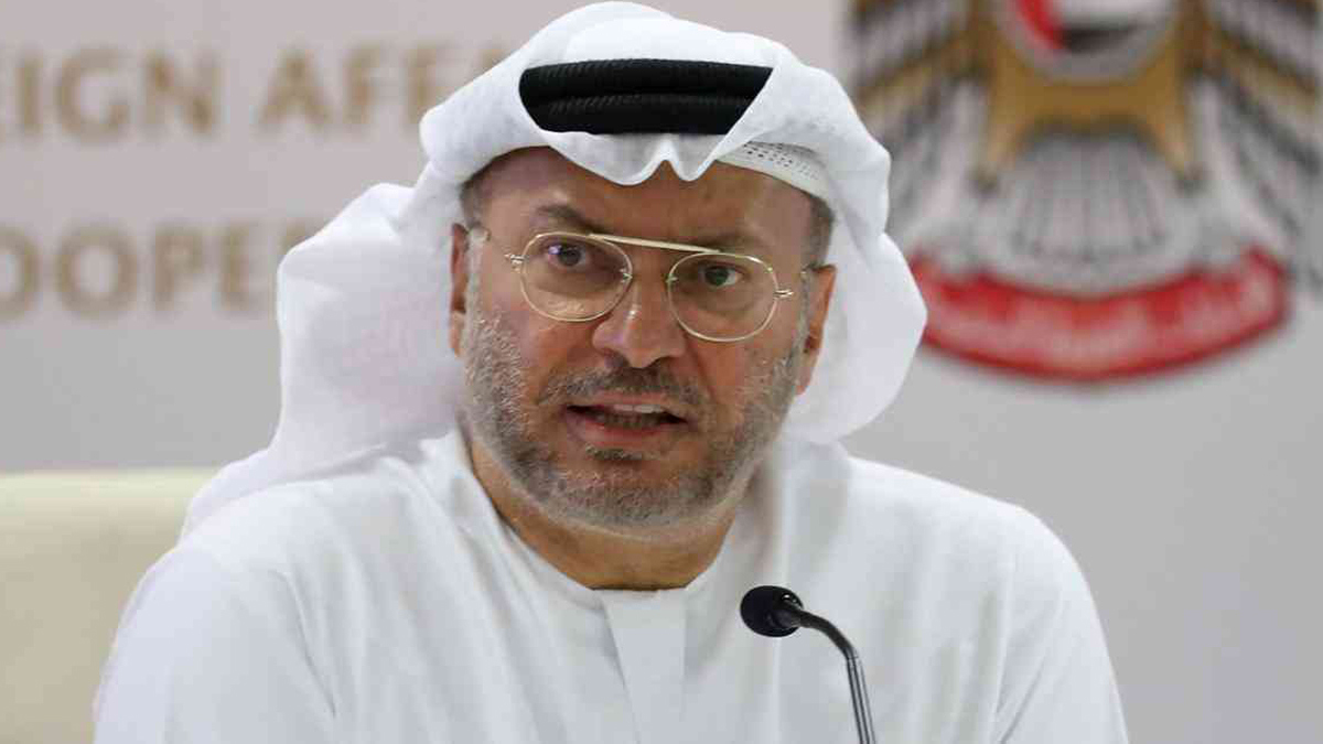 نفي إماراتي لمزاعم مرض الوزير أنور قرقاش