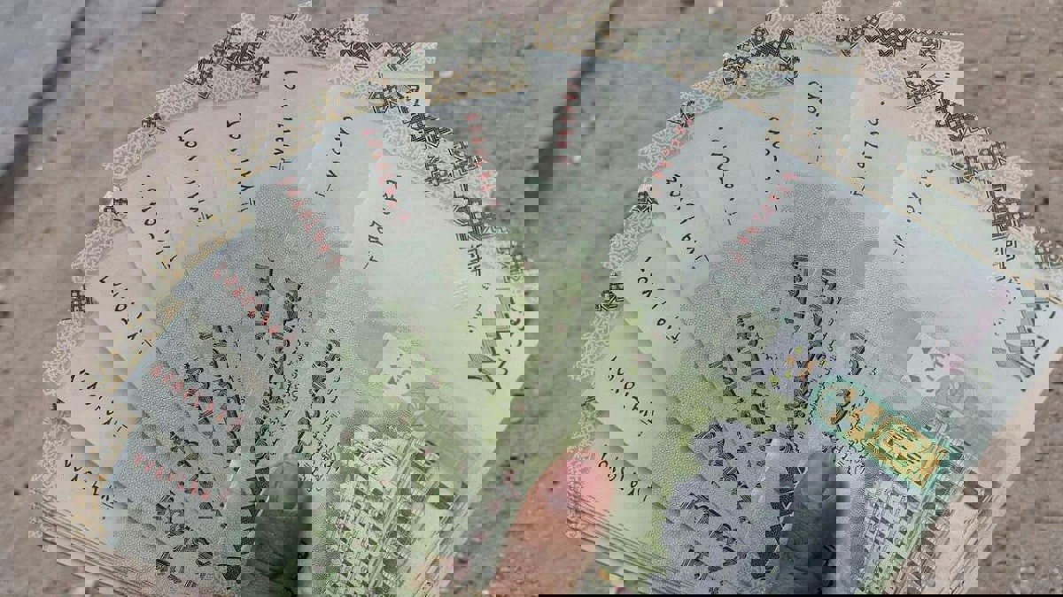 أسباب تدهور الريال اليمني