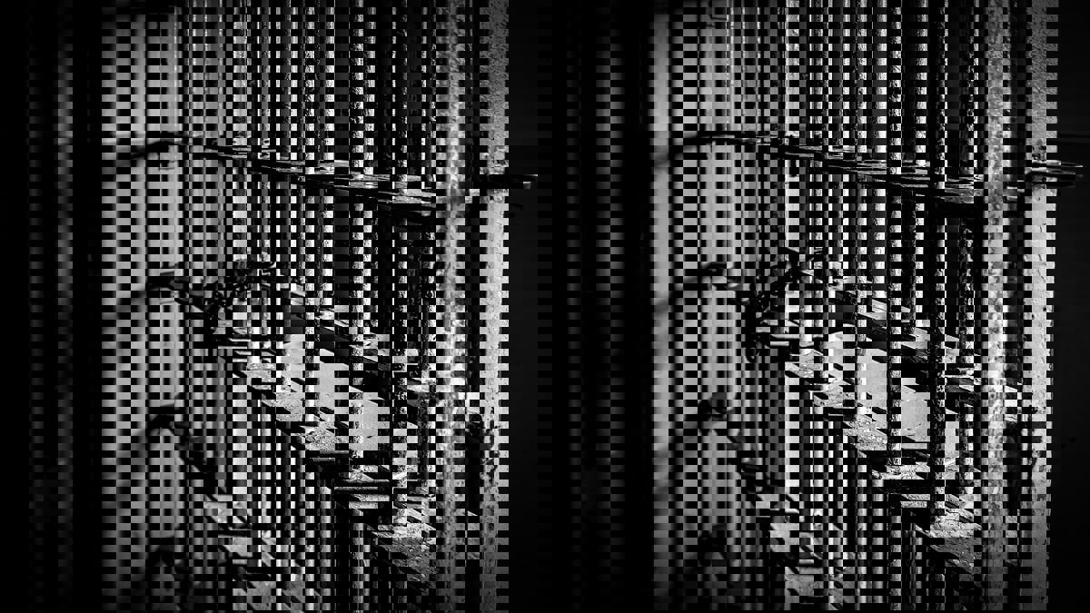 السجن 7 سنوات لعناصر من البحث الجنائي الأردني بعد وفاة مواطن تحت التعذيب