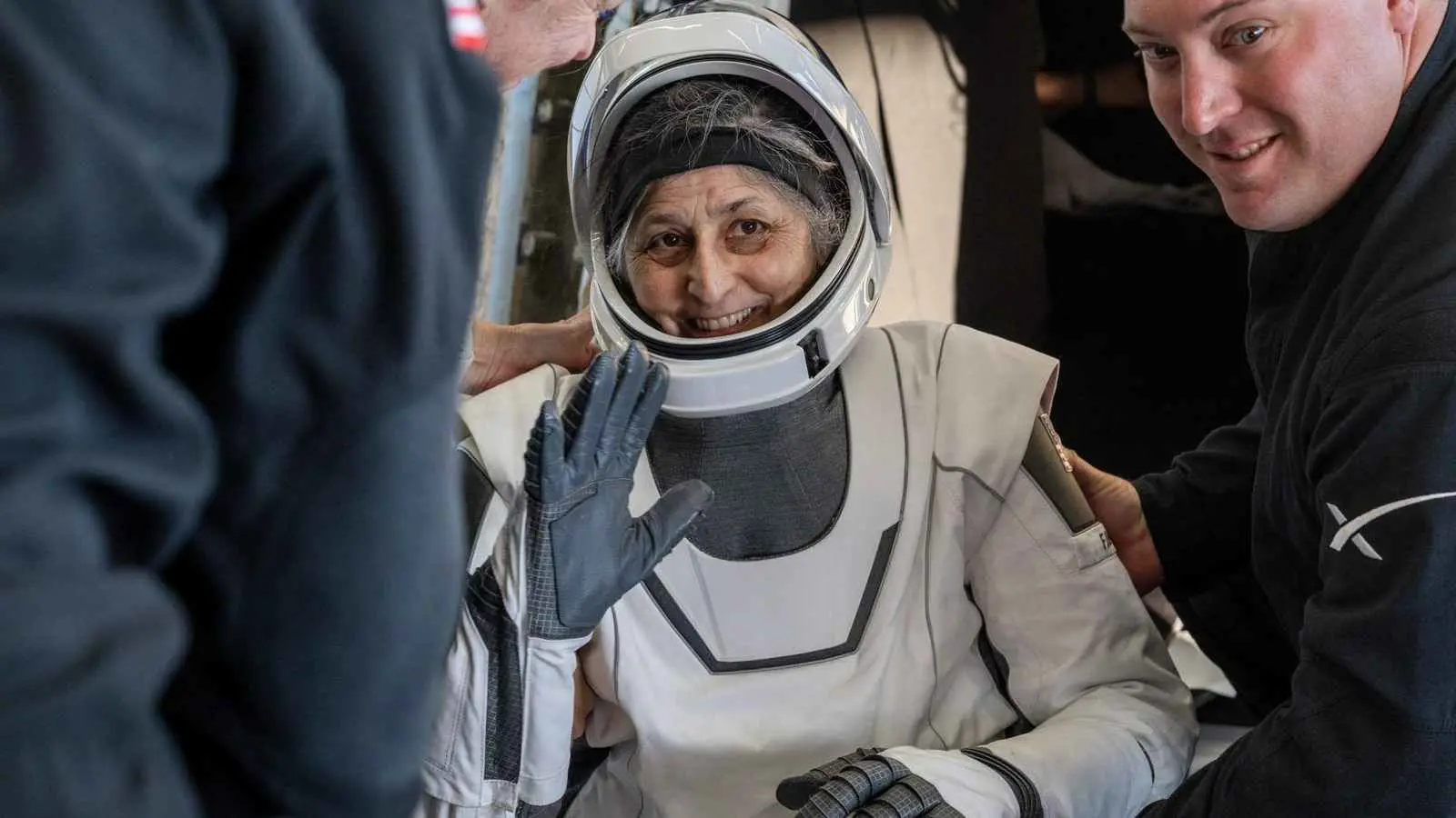 بعد مهمة 286 يوماً.. قلق على صحة رائدة فضاء (فيديو)