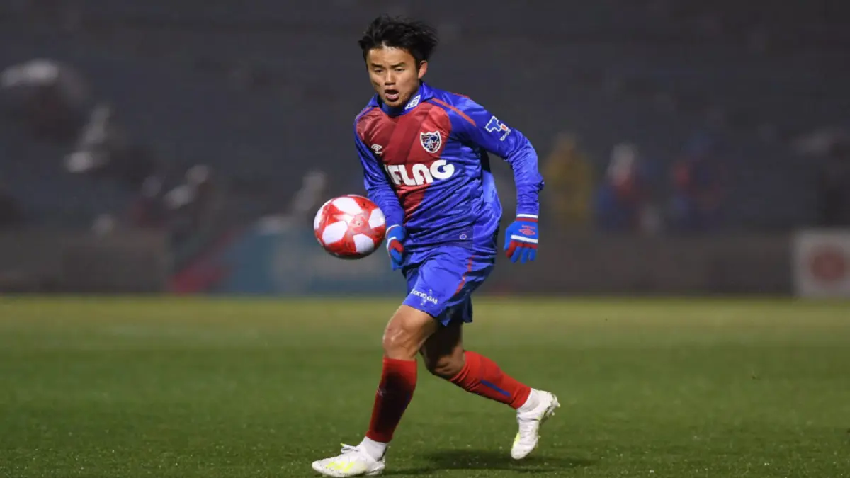 ريال مدريد يتفوق على برشلونة ويخطف الياباني تاكيفوسا كوبو