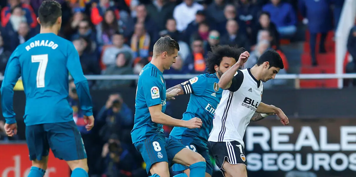 مباراة ريال مدريد وفالنسيا.. كريستيانو رونالدو يتقدم للملكي بثنائية (فيديو)