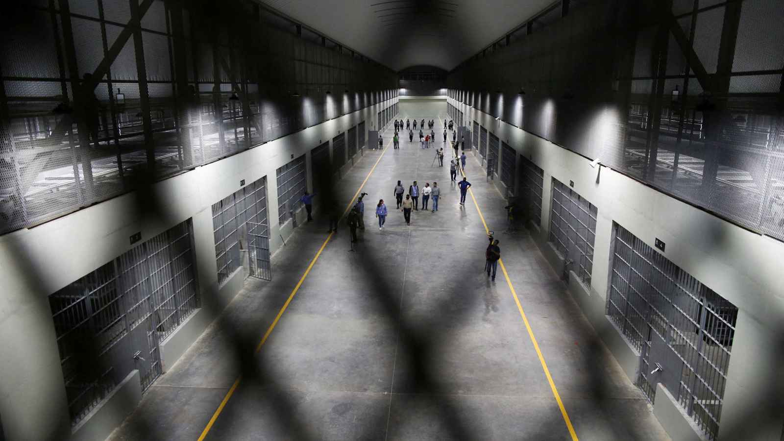 عرض السلفادور "السخي" لترامب يثير استياء "حقوق الإنسان"