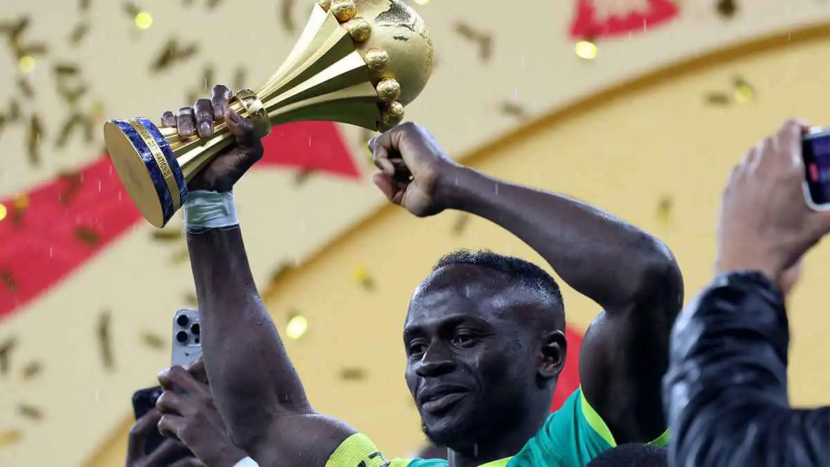 سنلعب كالرجال.. الجملة التي منعت فضيحة كبرى في نهائي كأس أفريقيا (فيديو)