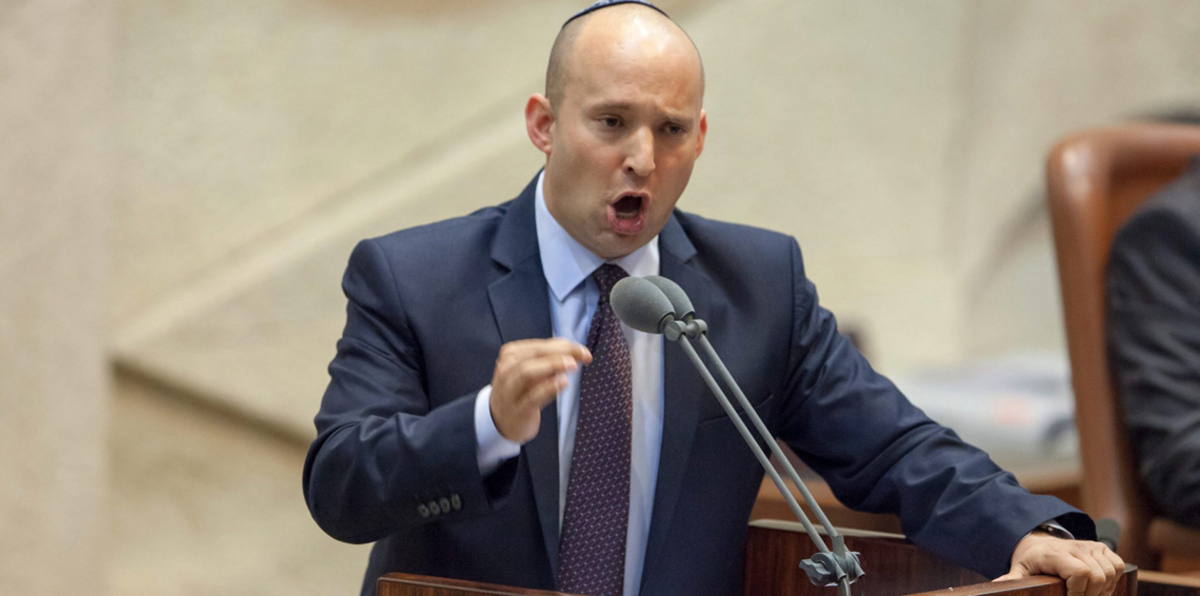 لماذا تراجع " نفتالي بينت " عن تقديم استقالته من حكومة نتنياهو؟