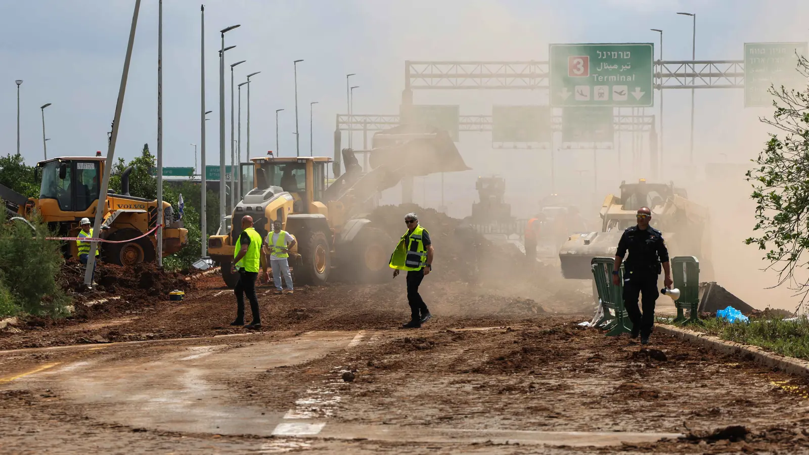 سياسي إيراني يحذر من دفع الحوثيين المحادثات النووية نحو الانهيار