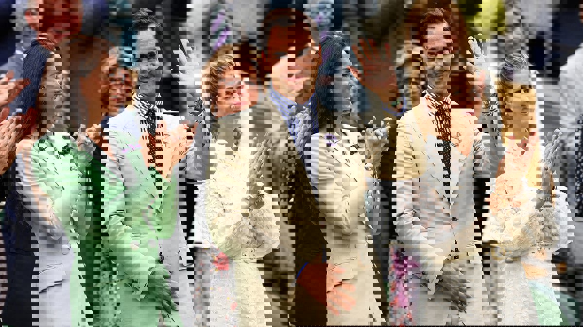 بجوار أميرة ويلز.. فيدرر يثير حماس الجماهير بظهور مفاجئ في ويمبلدون (فيديو)