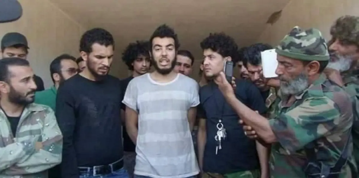 فيديو لضابط يُصفّي "داعشيًا" في بنغازي يحرج الجيش الليبي