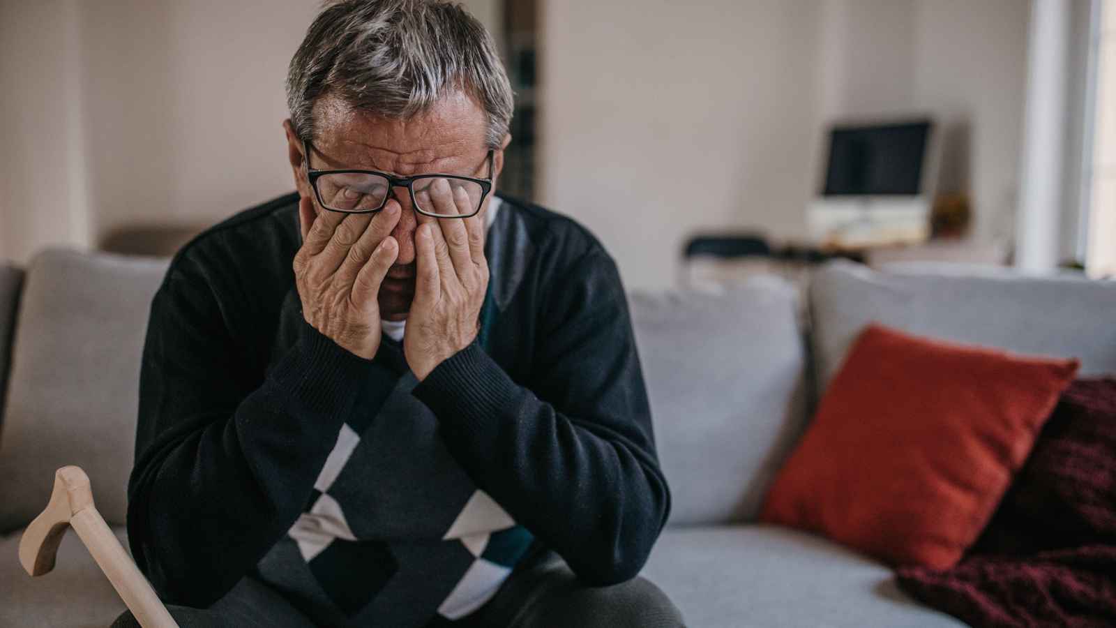 نسي أنها زوجته فقتلها.. مصاب بالزهايمر يرتكب جريمة مروعة