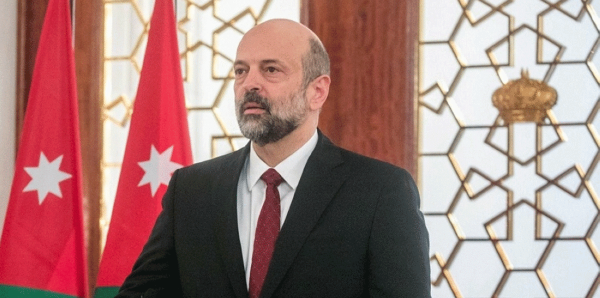 اقتصاد متدهور وقانون ضريبة الدخل.. أبرز التحديات أمام حكومة عمر الرزاز بالأردن