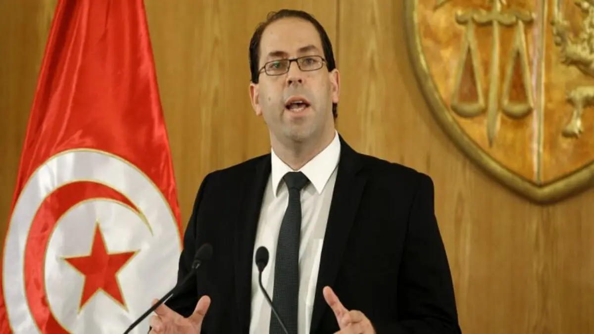 الشاهد يجمع بين رئاسة الحكومة و"تحيا تونس" وسط جدل واسع