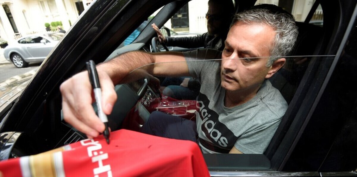 مورينيو يخطف المدير الرياضي لإشبيلية