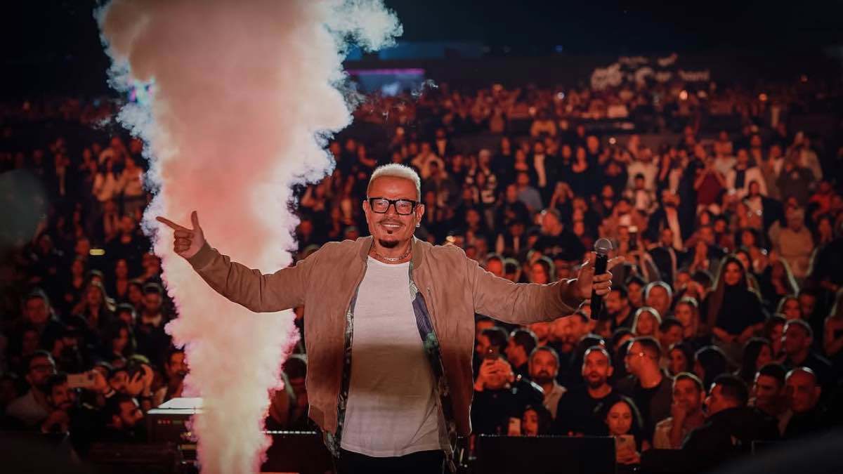 بالجلباب الصعيدي.. صورة عمرو دياب تثير الجدل