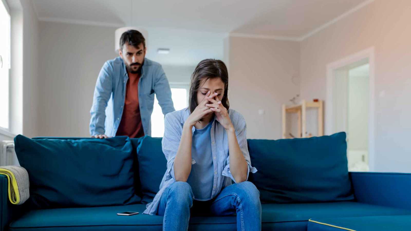 مشكلات زوجية يراها الأصدقاء بوضوح ويتجاهلها الشريكان