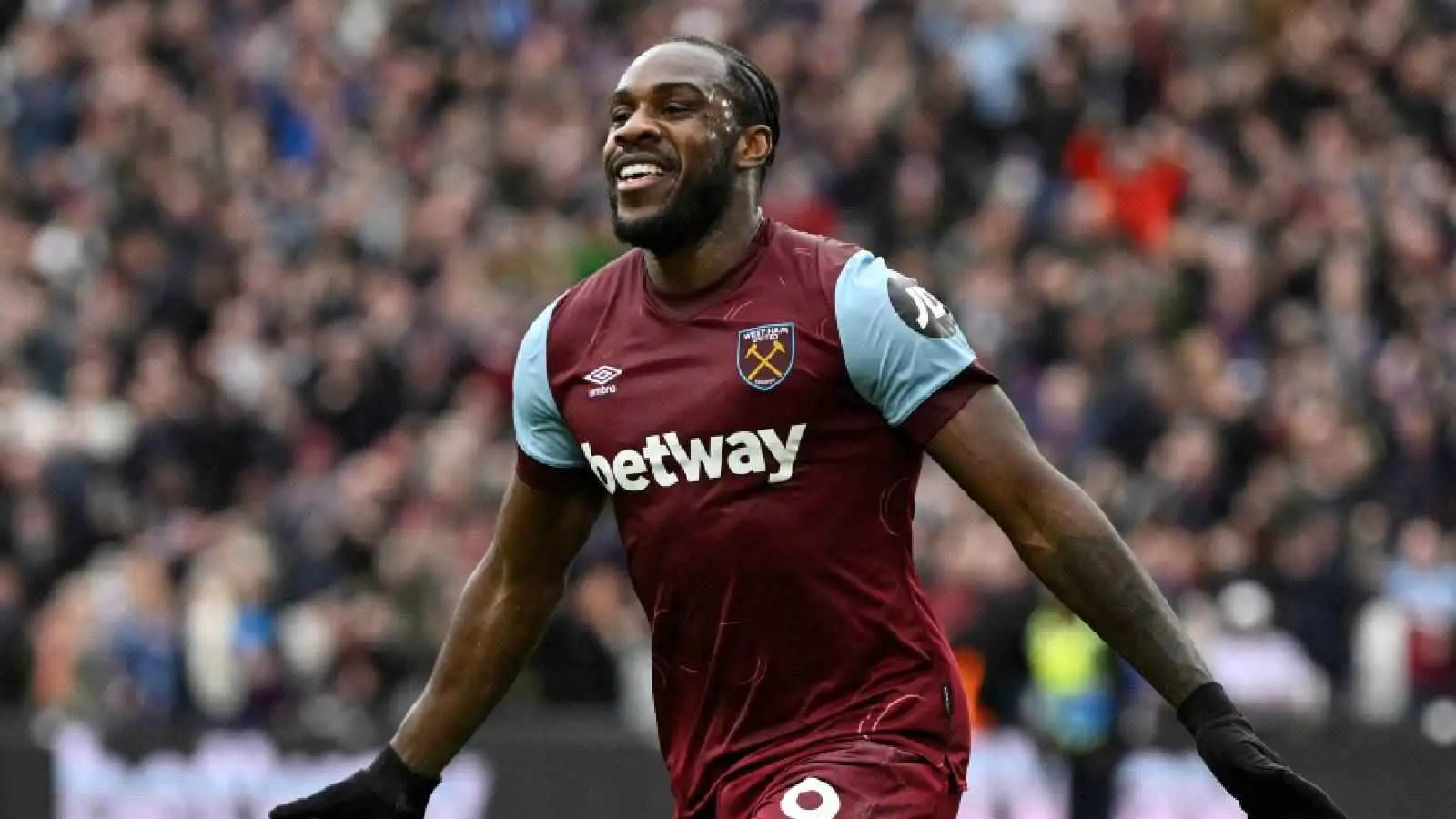 بعد نجاته من الموت.. مايكل أنطونيو يرحل إلى الدوري القطري