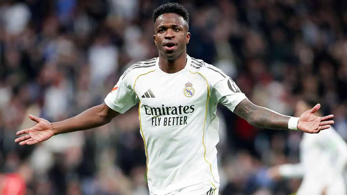 هل تهرّب فينيسيوس من مباراة ريال مدريد وفالنسيا؟