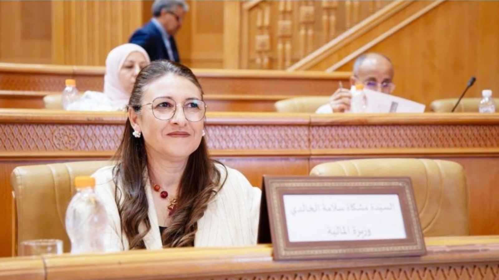 "فصول مخالفة".. سجال حاد بين الحكومة التونسية والبرلمان بشأن قانون الميزانية