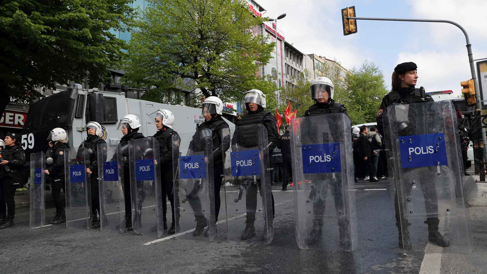 تركيا.. إصابة 6 رجال شرطة في احتجاجات إسطنبول