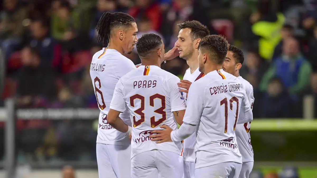 فوز درامي لروما على كالياري يقربه من المركز الرابع في ترتيب الدوري الإيطالي