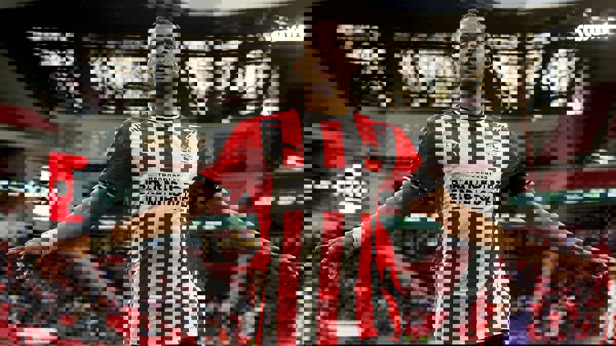 أرقامه تقارب هالاند.. من هو كودي جاكبو المرشح للانتقال إلى مانشستر يونايتد؟ 