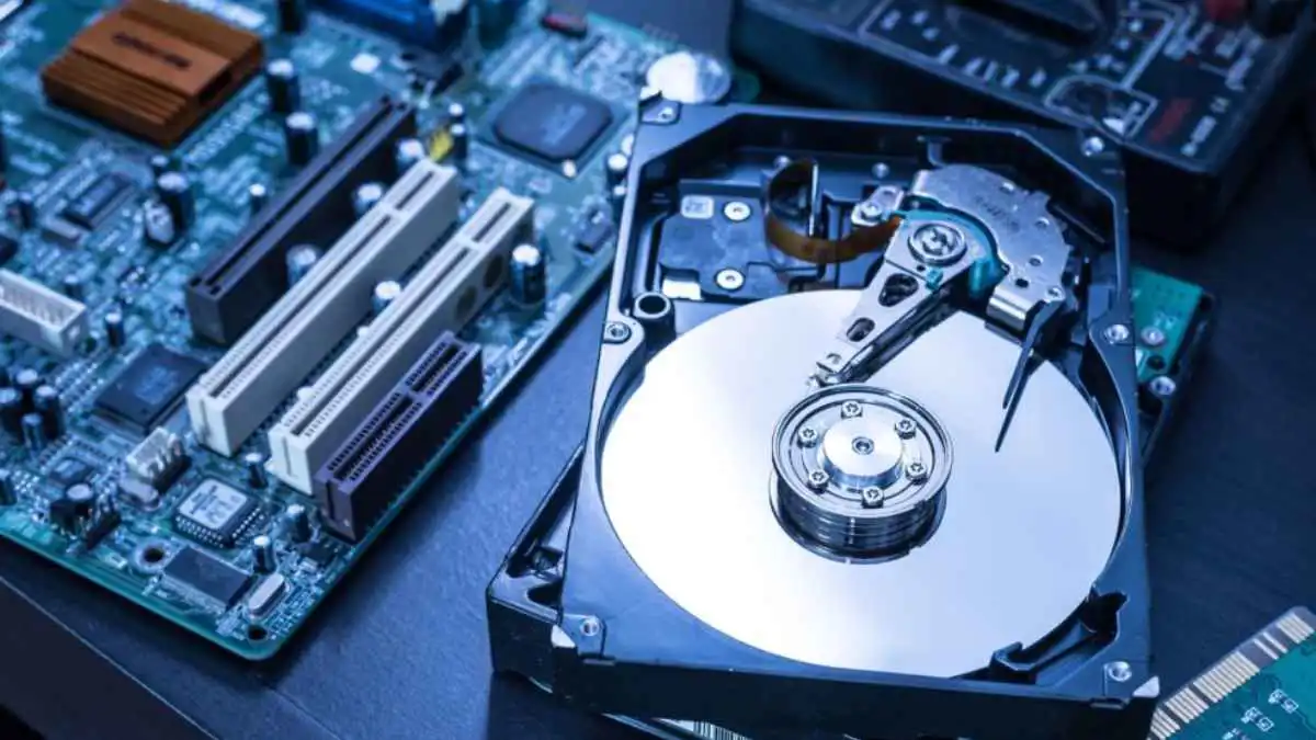 خرافات شائعة حول الأقراص الصلبة.. ما الصحيح وما الخطأ؟