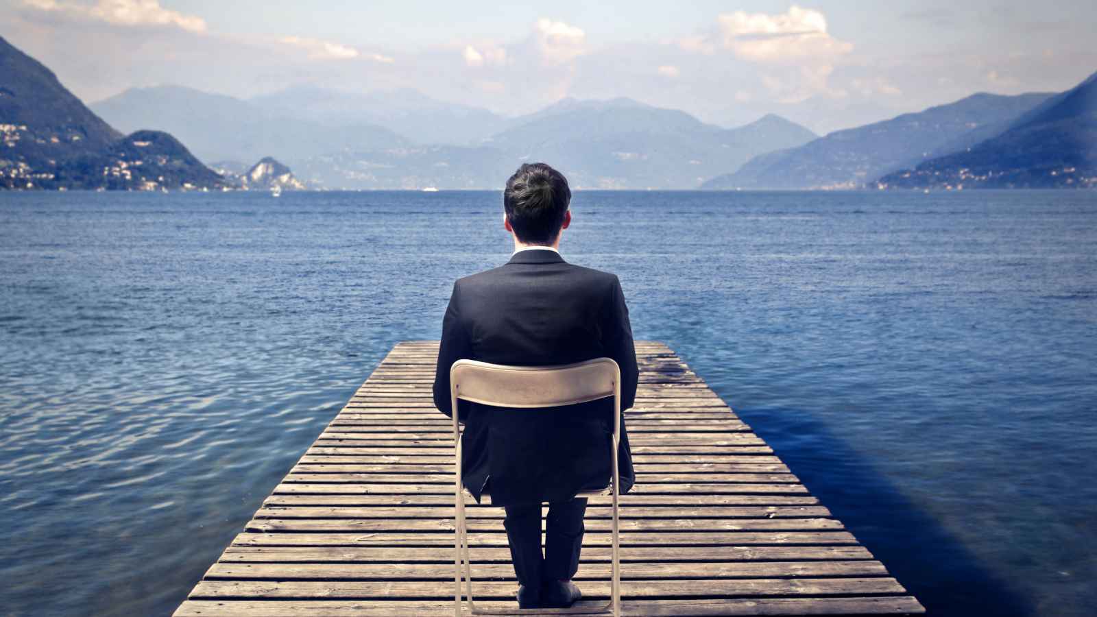 كيف تبني مساحة عاطفية آمنة تضمن راحتك النفسية؟