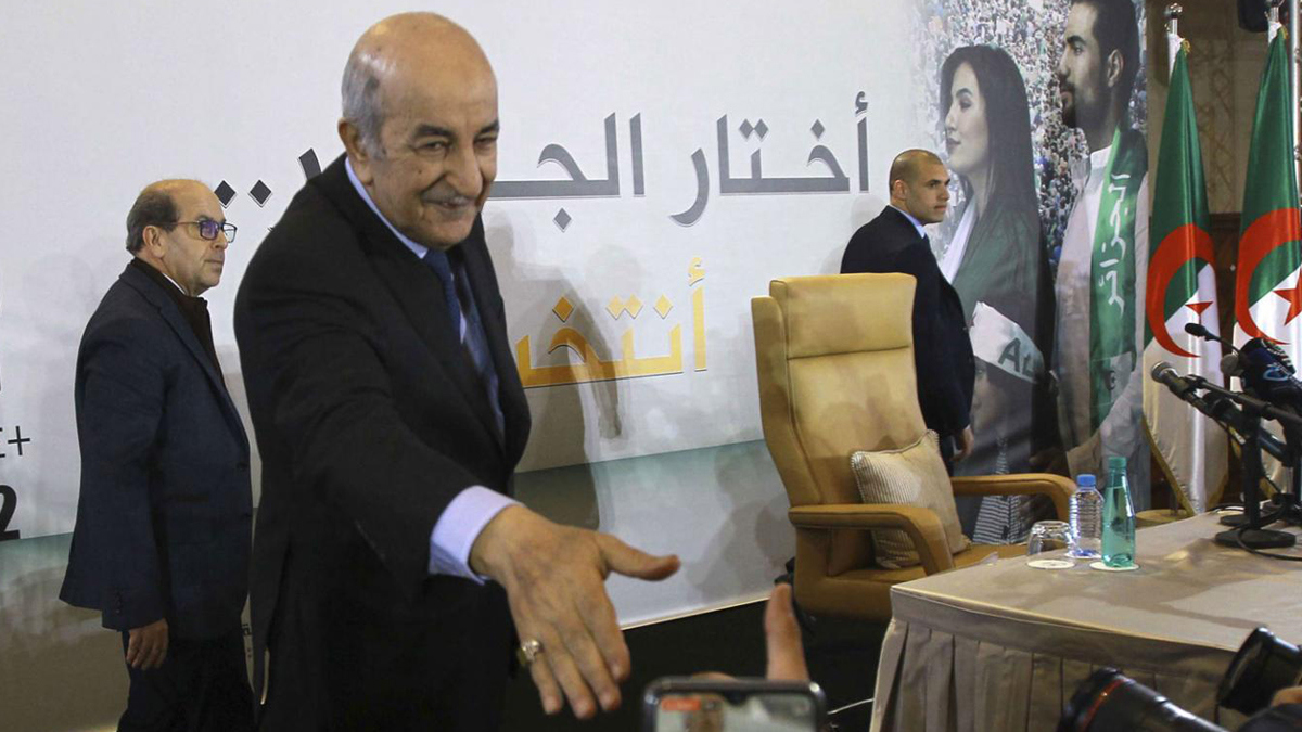 الجزائر تعلن إجراء انتخابات تشريعية مبكرة