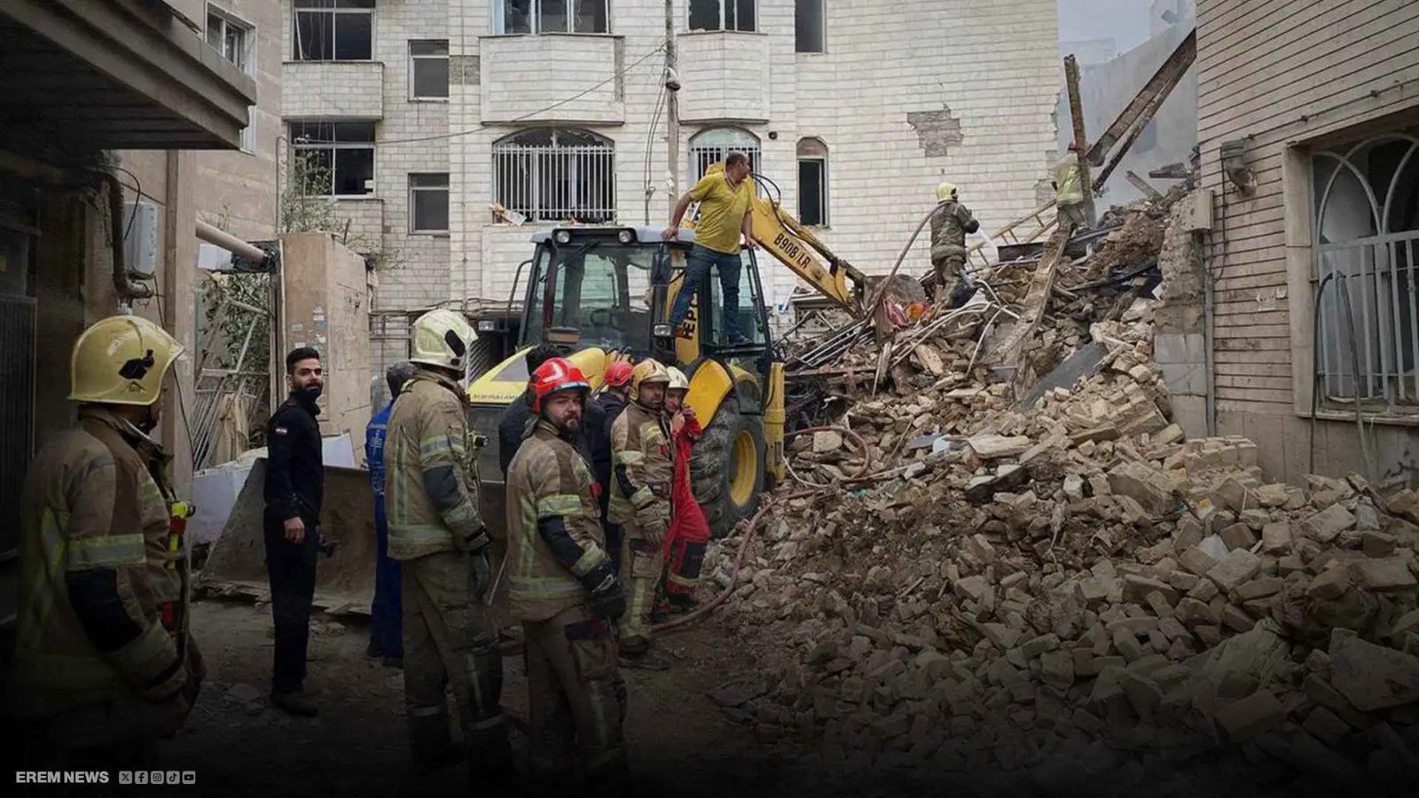 انفجار يهز طهران.. انهيار مبنى بالكامل وعشرات المصابين