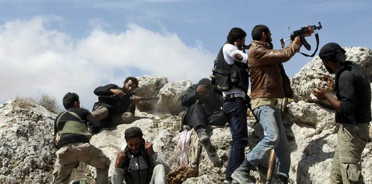 الجيش السوري الحر يعدم أربعة قياديين من تنظيم داعش