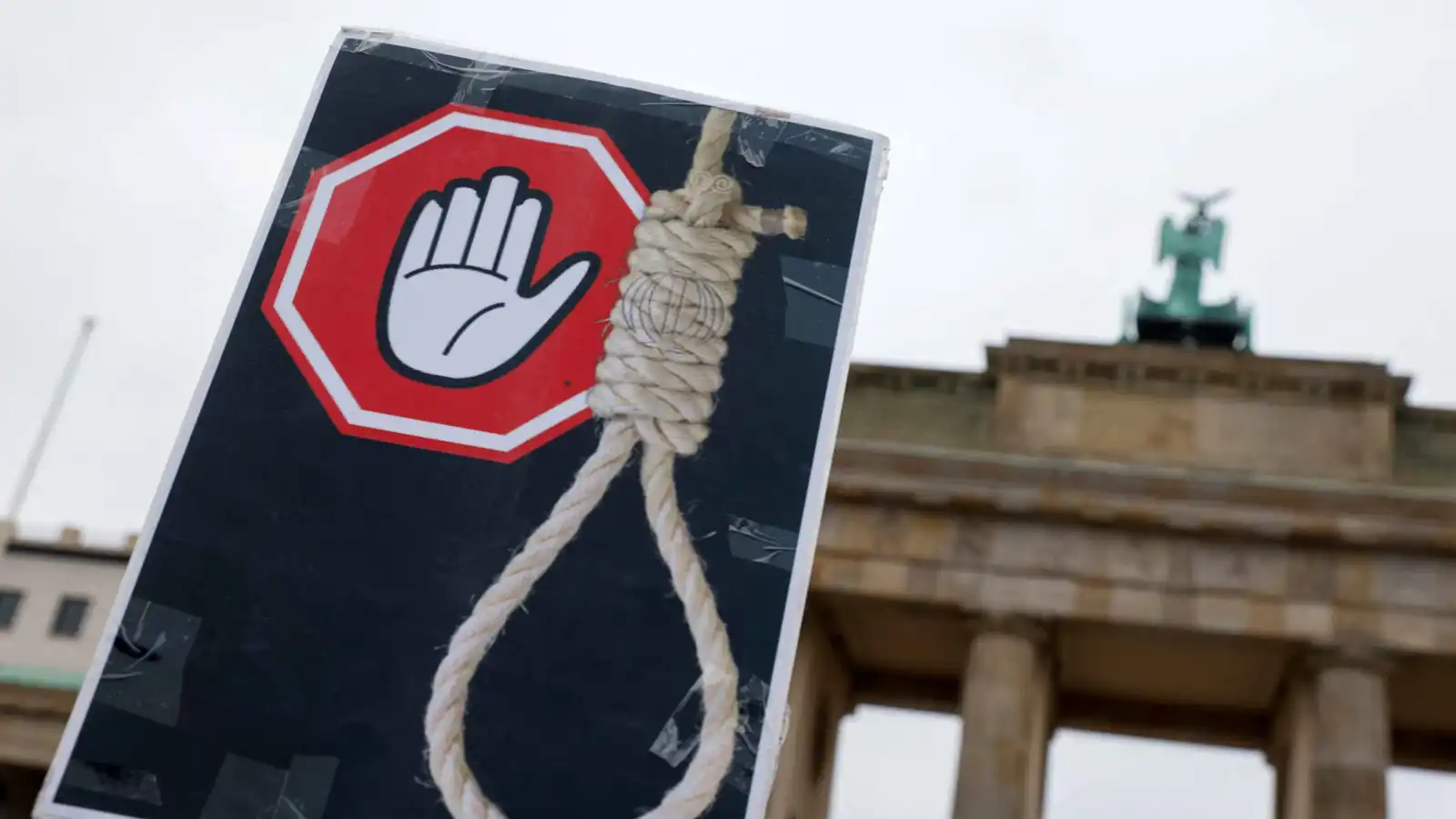 المفاوضات لا توقف القتل.. إيران تستعد لانتفاضة جديدة من "الإعدامات السرية"