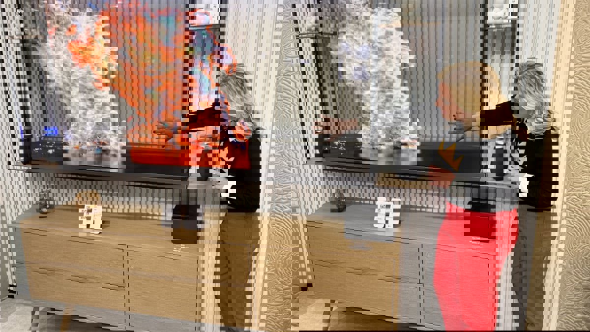 شاشات تلفاز زجاجية شفافة في طريقها إليكم