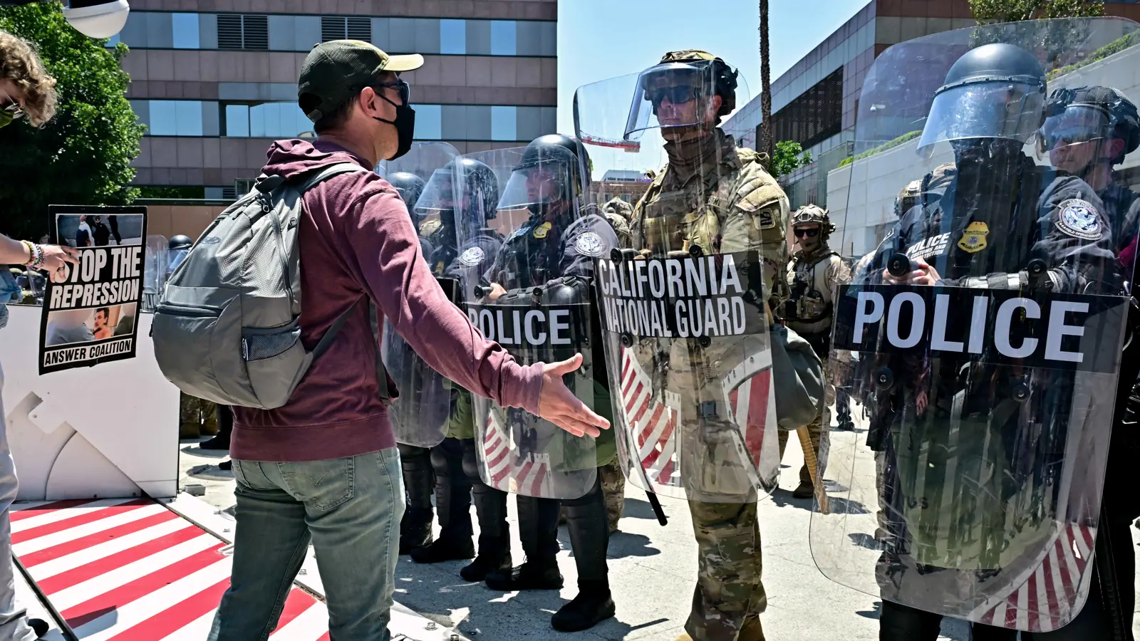 ارحلوا من الولاية.. احتجاجات غاضبة ضد حملة ترامب في نيويورك